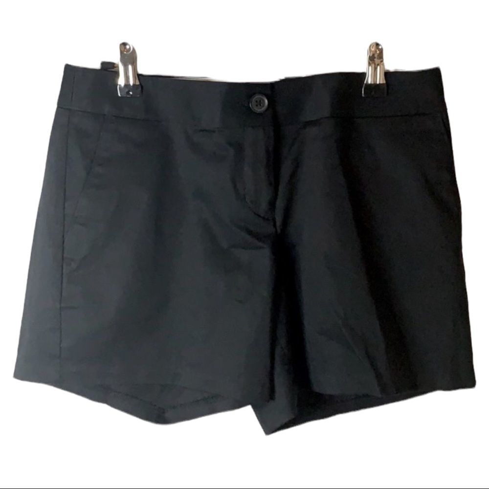 𝅺express black shorts two front pockets two back pockets 4 1/2 inch inseam NWT